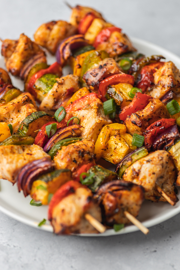 15-Minute Air Fryer Chicken Kabobs (Chicken Skewers) - Hungry Paprikas